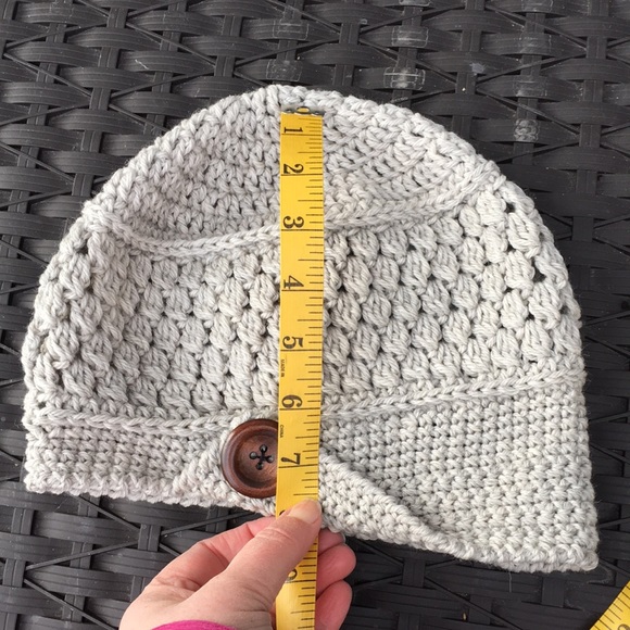 Hand Crocheted Hat/Toque - Picture 6 of 6